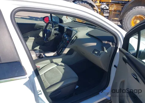 2013 Chevrolet Volt из США, поврежденный, VIN 1G1RB6E42DU125184
